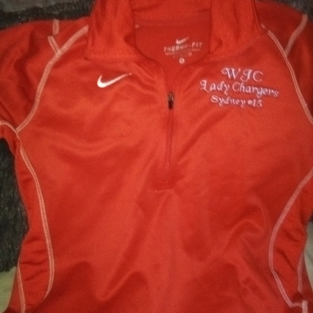 Nike Thermafit 🖤Hoody - Says Sydney on the side, #15 Lady Chargers 🖤
